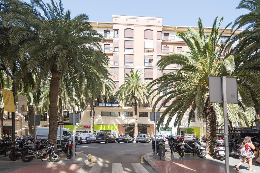 Alameda De Colon Relax & Quiet Business & Family Apartment Malaga Bagian luar foto